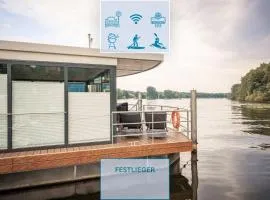 Floatinghouse Nike