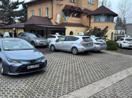 Hostel Arkobaleno sieci Mazowia Hostels Group，位于马尔基的酒店