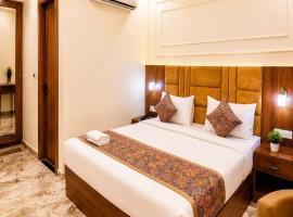 Hotel Royal Residency - #Prem mandir#chaar Dhaam #Inhouse Parking #Free internet #Hygiene Guarantee，位于范兰德凡的酒店