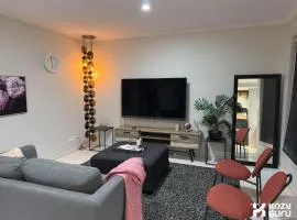 KozyGuru | 3BR Retreat to ADL & Barossa in 40m