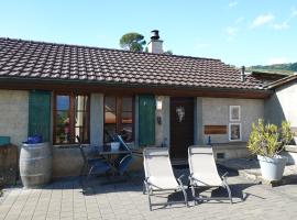 "Les Échalas" Charmante maison au coeur du Lavaux, Cully，位于可利镇的酒店