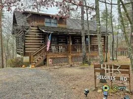 403 Deloris Road: Hill Country Cabin