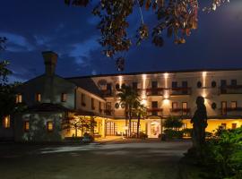 穆里诺安蒂科酒店，位于斯科尔泽卡德拉高尔夫俱乐部附近的酒店