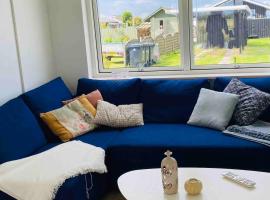 Exclusive cottage, 100 meters from the beach，位于Mesinge的酒店