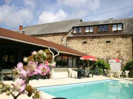 CAMPING MOTO ROUTE 99，位于Saint-Rémy-de-Blot的酒店
