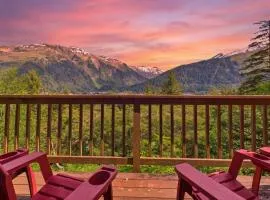 Scenic 3BR Retreat w Ocean & Mountain Views