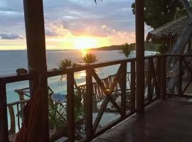 Nini's Beach Bungalows