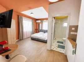 Modern Studio 2 private Kitchenette and Bathroom