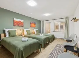 Moderne, vollausgestattete 3 BR-Wohnung zentrumnah