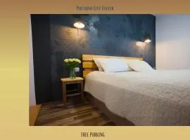 FRIZ&FANY Charm House