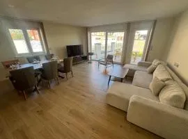 Modern 3-Bedroom House - Terrace - Parking