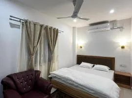 Swagat Guest House Walking distance from New LGBI Airport Terminal -2
