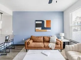 Landing Chic 3BD Game Room Yoga Studio