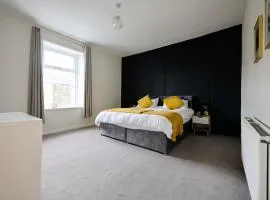 Cosy 2 Bedroom house, Contractors, Families, Relocations