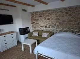 Nevoliani stone house