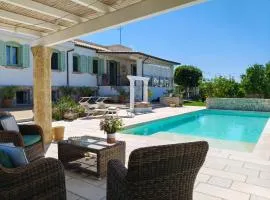 La Cuccuvascia pool house by LoveSud