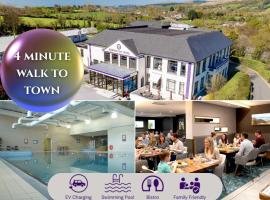 The Kenmare Bay Hotel & Luxury Lodges Resort，位于肯梅尔的酒店
