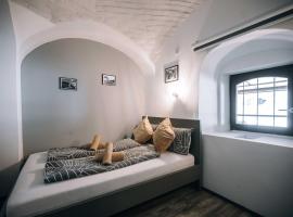 4 Rooms，位于马里博尔的酒店