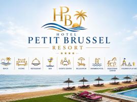 Hotel Petit Brussel Resort，位于洛美的酒店