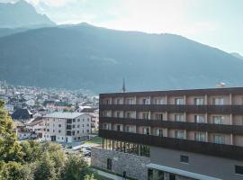 AVES Hotel Savognin，位于萨沃宁的酒店