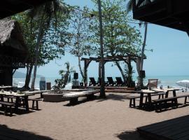 UNÚ Beach Hotel，位于帕洛米诺的酒店