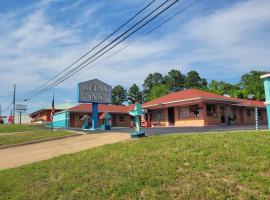 Relax Inn Daingerfield Near Mount Pleasant TX，位于Daingerfield的酒店