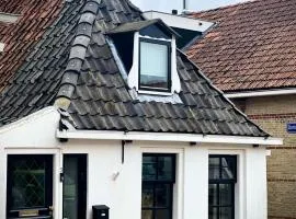 LITTLENEIGHBOUR