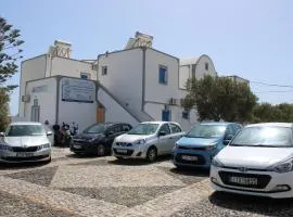 The Three anchors Rooms Perissa