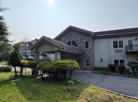 The Willowbrook Village at Lake Harmony, a Wyndham Hotel，位于莱克哈莫尼的酒店