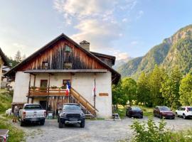 Casa-La Lorraine joli studio dans chalet St-Véran，位于La Chalp-Sainte-Agathe的酒店