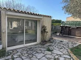 Studio cosy avec accès jardin