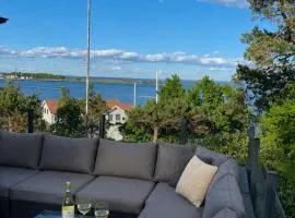 Stort feriehus med sjøutsikt med det lille ekstra