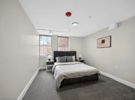 Sleek 2BR apartment in prime location
