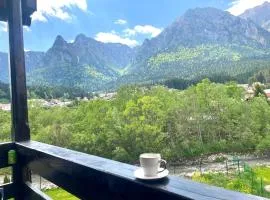 Mountain Stream Serenity - Riverfront & View