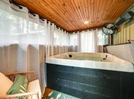 Hot Tub, Deck! Tiny Home Retreat By Kentucky Lake