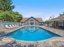 Sprawling Southampton Home: Private Pool