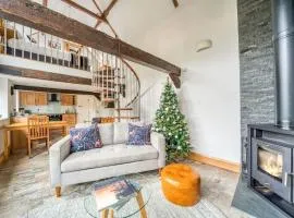 Beautiful Cottage in New Forest with Wood Burner