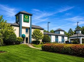 Quality Inn & Suites Clemmons I-40，位于Clemmons的酒店