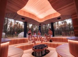 Invisible Forest Lodge & Adults Only SPA，位于罗瓦涅米的酒店
