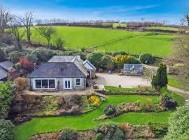 Raleigh Lodge Wheddon Cross