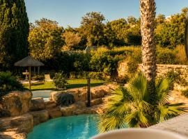 The Red Farm Relais & Spa，位于Iklin的酒店