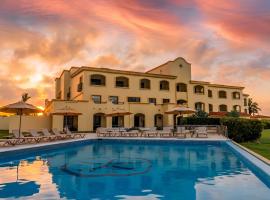 Las Villas Hotel & Golf By Estrella del Mar，位于马萨特兰的酒店