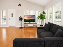 Casa Montgomery Lake Conroe Family Retreat