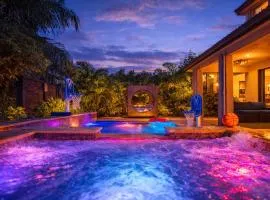 5BR Lakefront Villa - 4K Cinema - Heated Pool & Spa