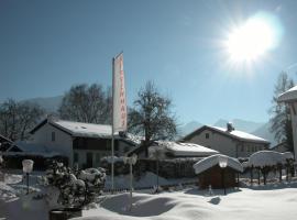 Hotel-Restaurant Zum Hirschhaus Inklusiv Chiemgaukarte，位于鲁波尔丁的酒店