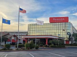 Ramada by Wyndham Tulsa Broken Arrow，位于布罗肯阿罗的酒店