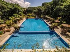Istorya Forest Garden