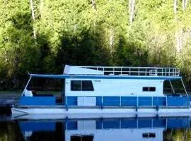 Versatile Sportsman Houseboat with Wraparound Fishing Deck & Water Slide Near Babbitt, MN