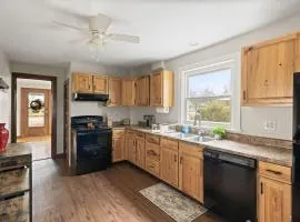 Bright and Simple Spacious Stay-Entire Home