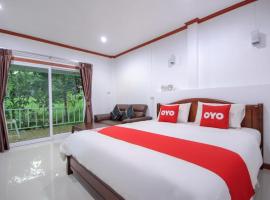 OYO 75353 Loy Chalet Resort，位于Baen的酒店
